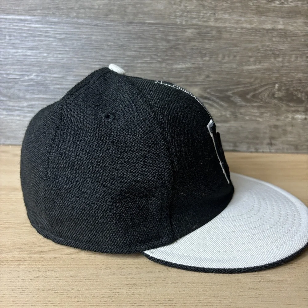 Los Angeles Dodgers Hat Cap Fitted Mens 7 Black White MLB Baseball New Era